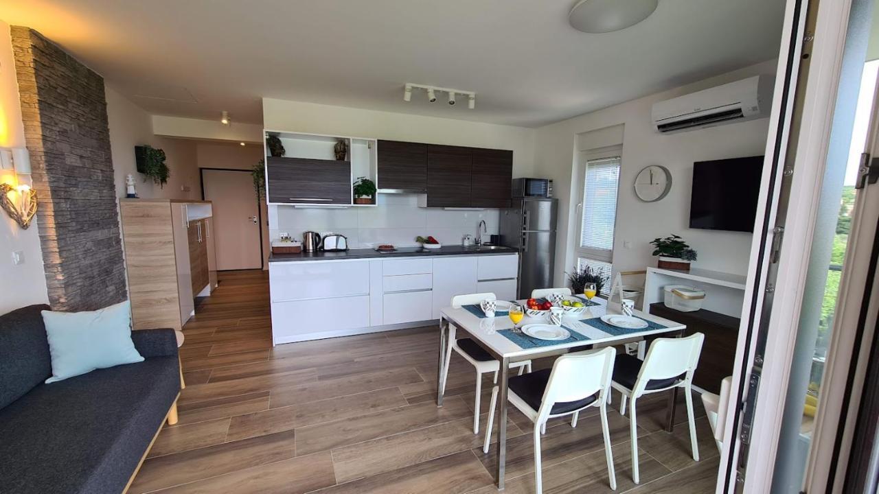 Vila Primorka Apartmani Oleander 실로 외부 사진