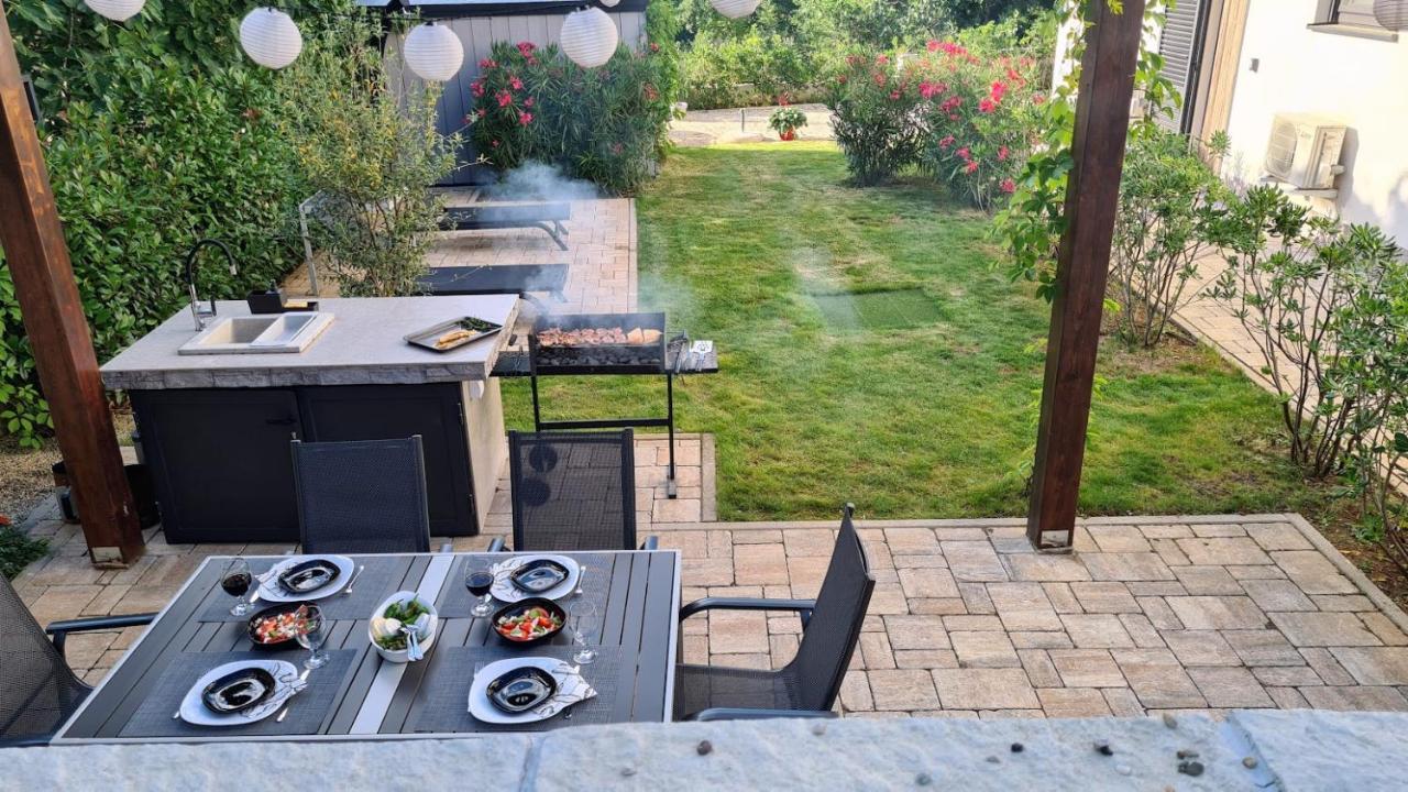 Vila Primorka Apartmani Oleander 실로 외부 사진
