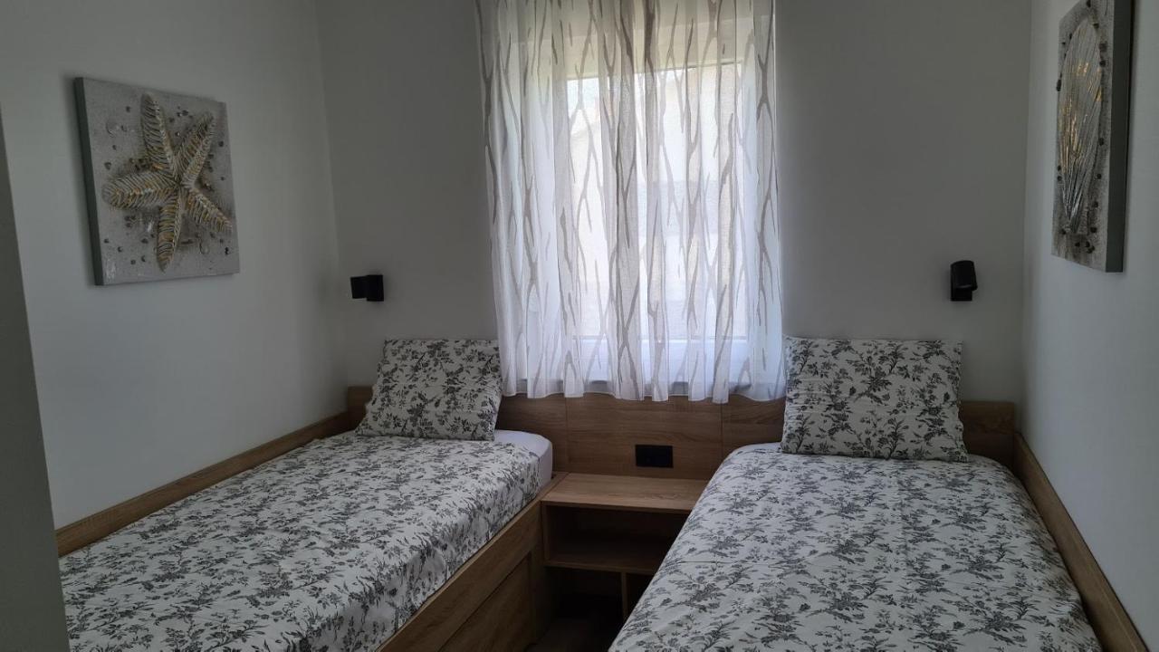 Vila Primorka Apartmani Oleander 실로 외부 사진