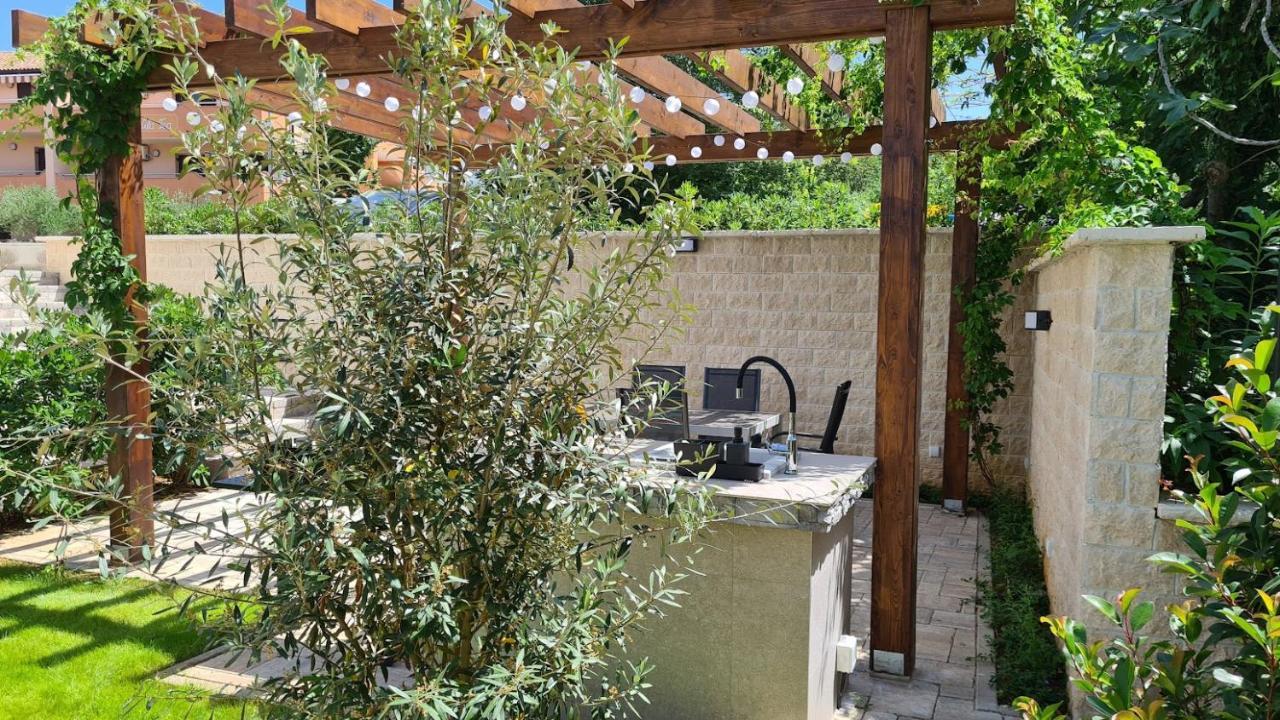 Vila Primorka Apartmani Oleander 실로 외부 사진