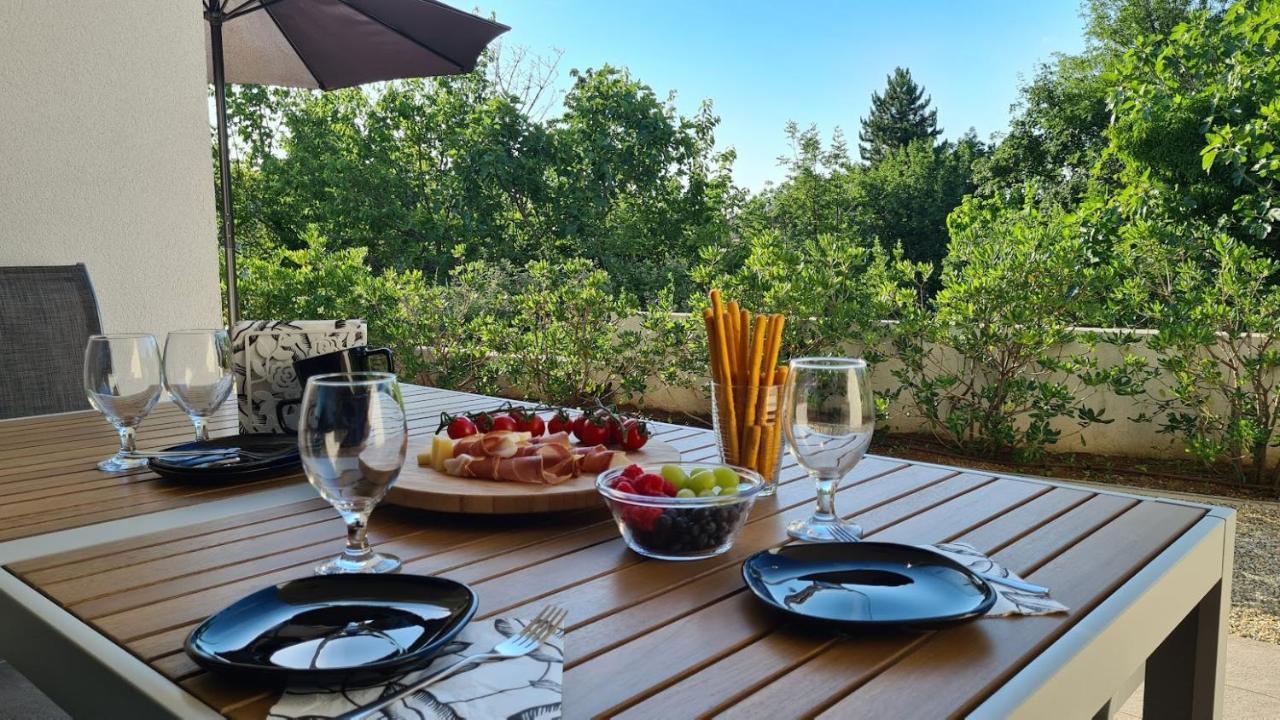 Vila Primorka Apartmani Oleander 실로 외부 사진